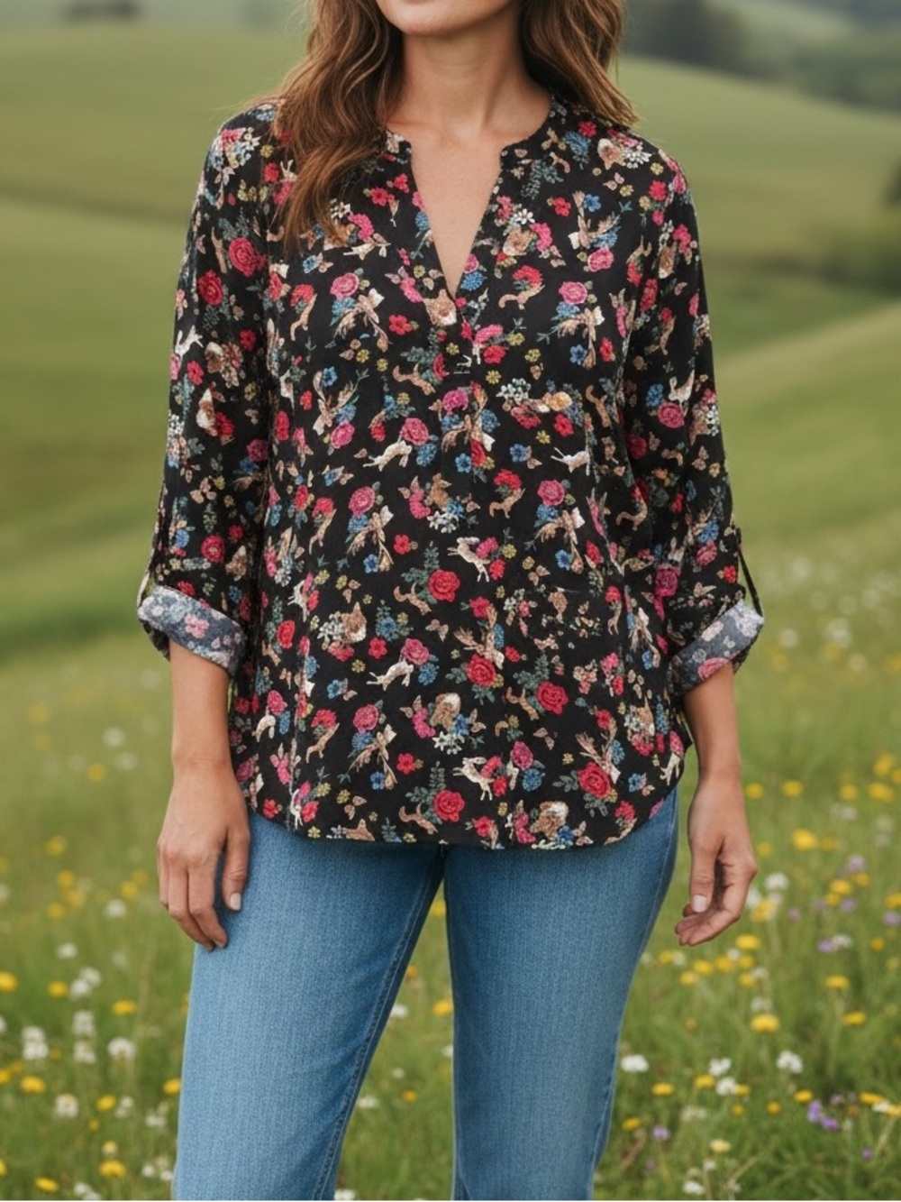 Philosophy animal rabbit fox women’s 3x Black Floral Split V-Neck Roll-Tab Top